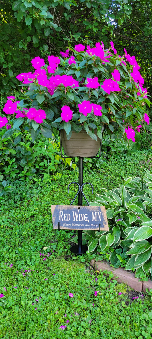 #101C - Plant Stand with Plaque/Stepping Stone Holder